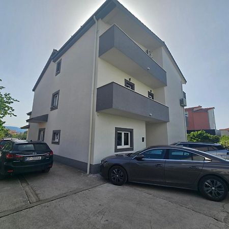 Apartmani Dianna Kaštela Eksteriør bilde