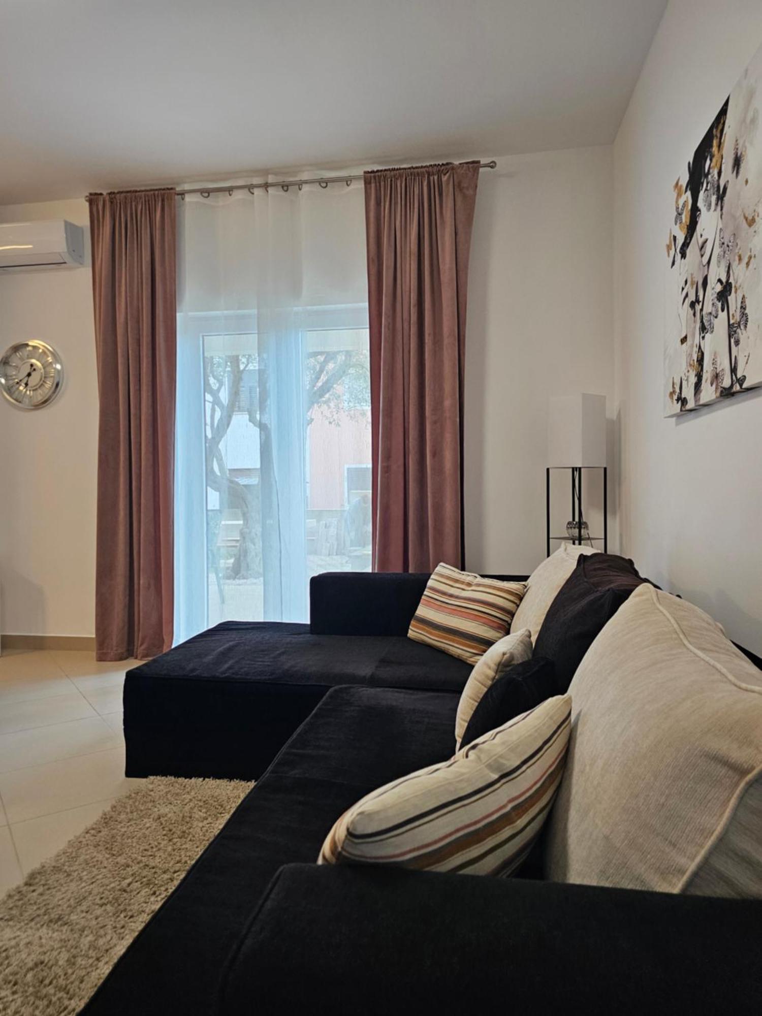 Apartmani Dianna Kaštela Eksteriør bilde